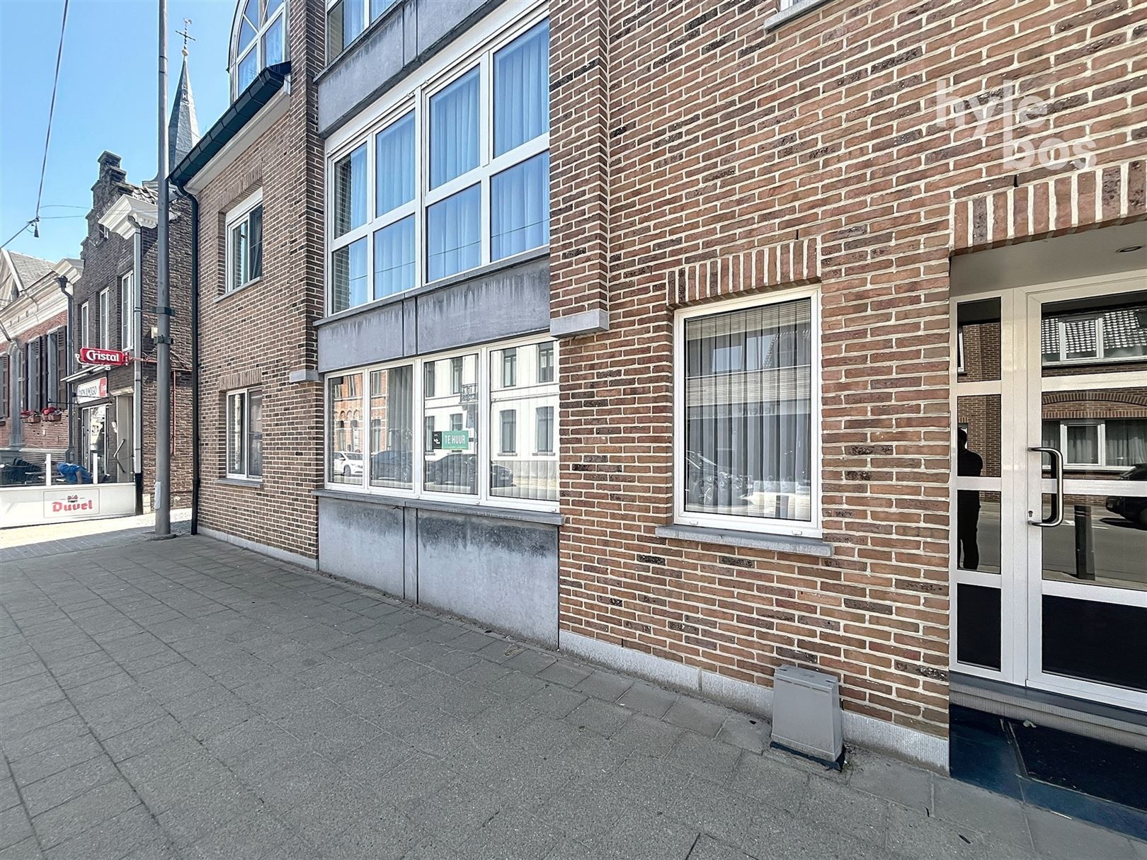 Gelijkvloers 3 slaapkamer appartement met tuin en garage foto {{pictureIndex}}