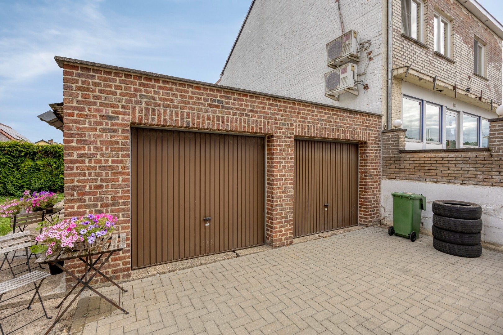 Grote woning met mooie tuin en 2 garages in Tongeren-Vreren foto 24