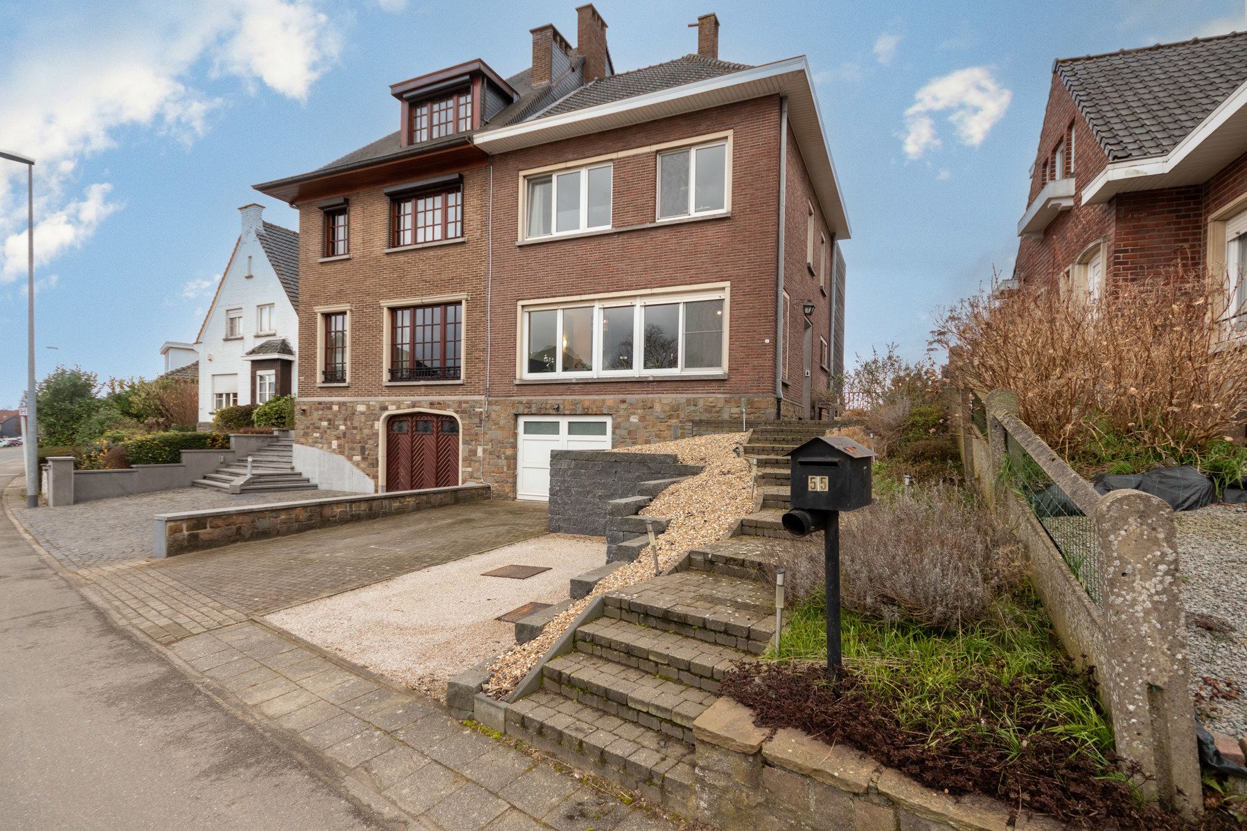 Instapklare woning met 3 slaapkamers en tuin foto {{pictureIndex}}