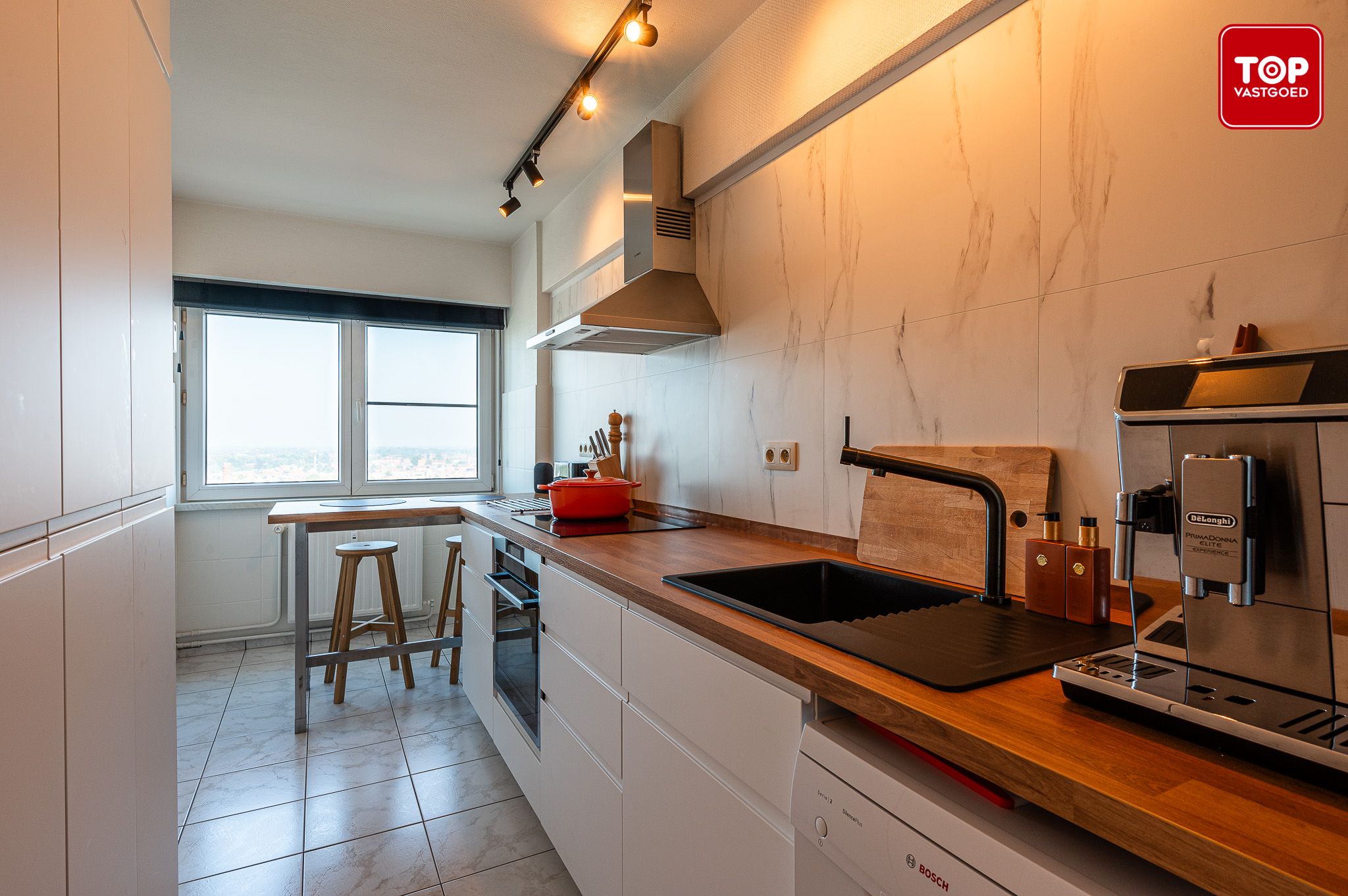 Instapklaar appartement met 2 slaapkamers en prachtig uitzicht foto 12