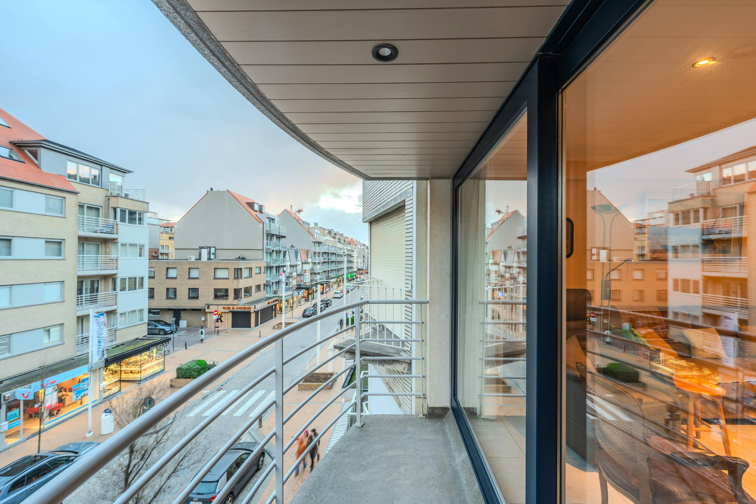 Zongericht appartement met twee slaapkamers en terras foto 12