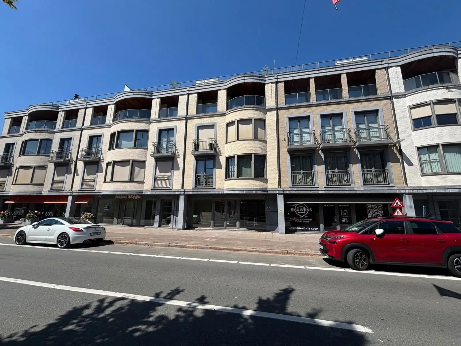 Ruim handelspand op centrale ligging in Brasschaat foto 2