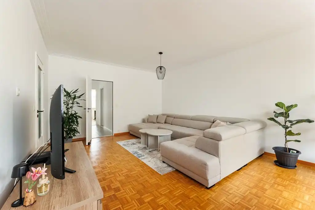 Gerenoveerd appartement met 2 terrassen foto 7