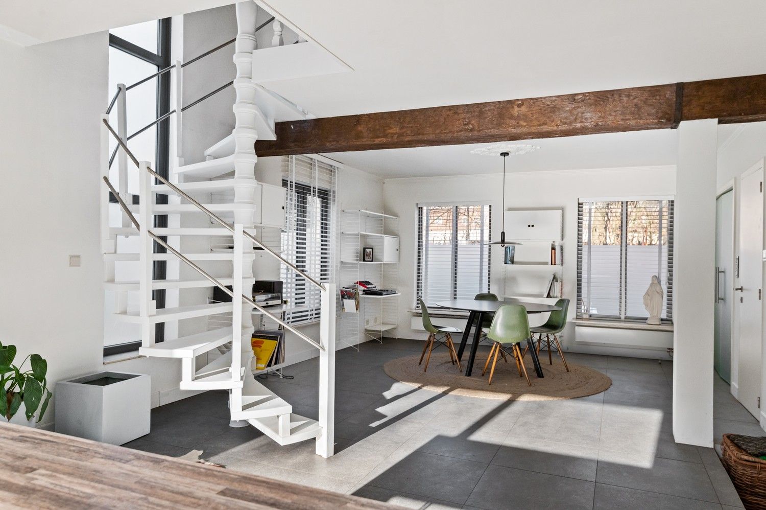 Unieke energiezuinige HOB met 3 SLPKS en grote tuin in een rustige straat in Wijnegem! foto 3