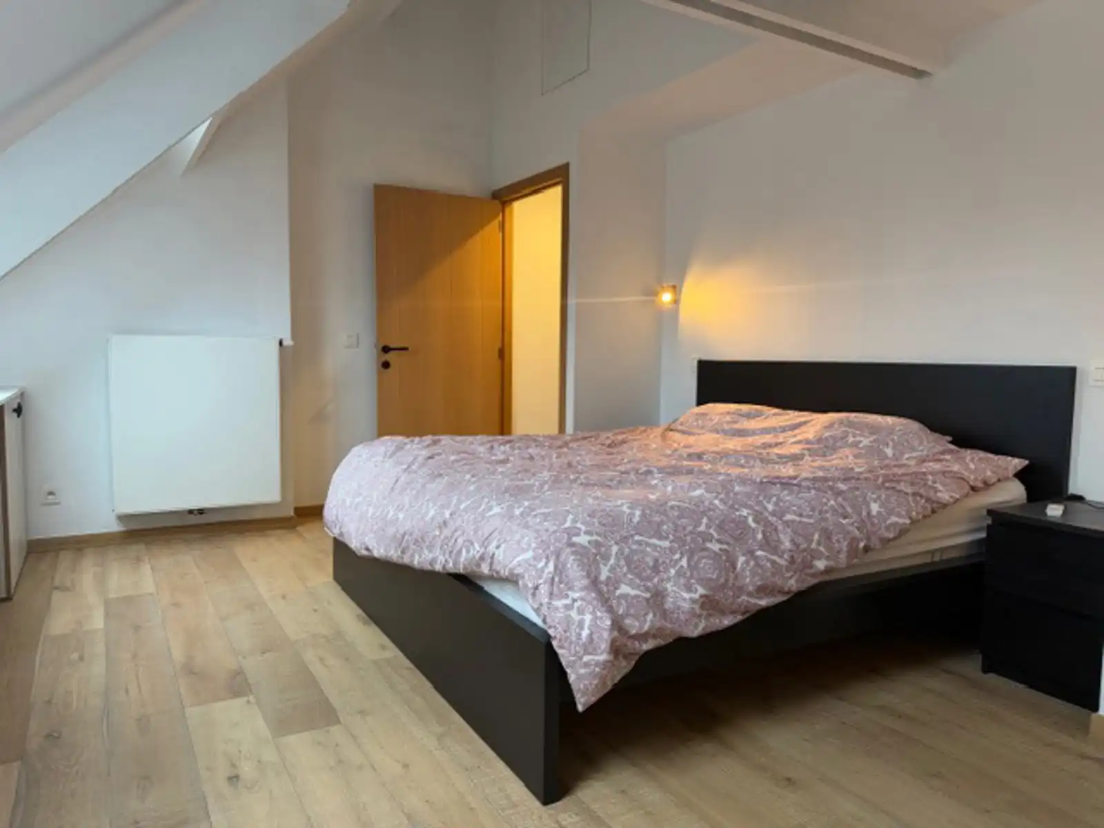 Totaal gerenoveerde en energiezuinige woning met tuin. foto 16