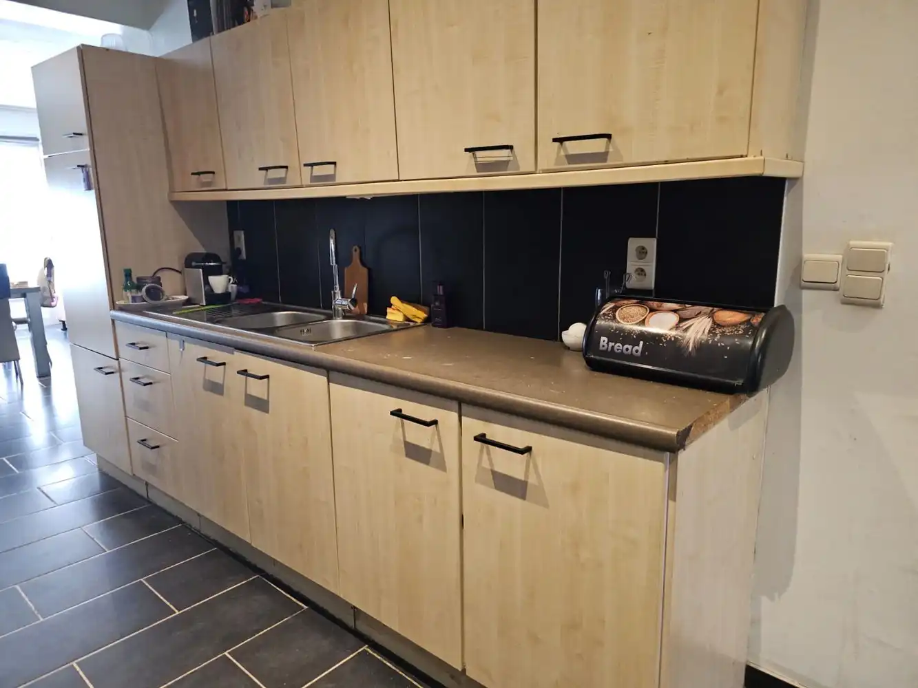 Ruim handelspand met woongelegenheid foto 8