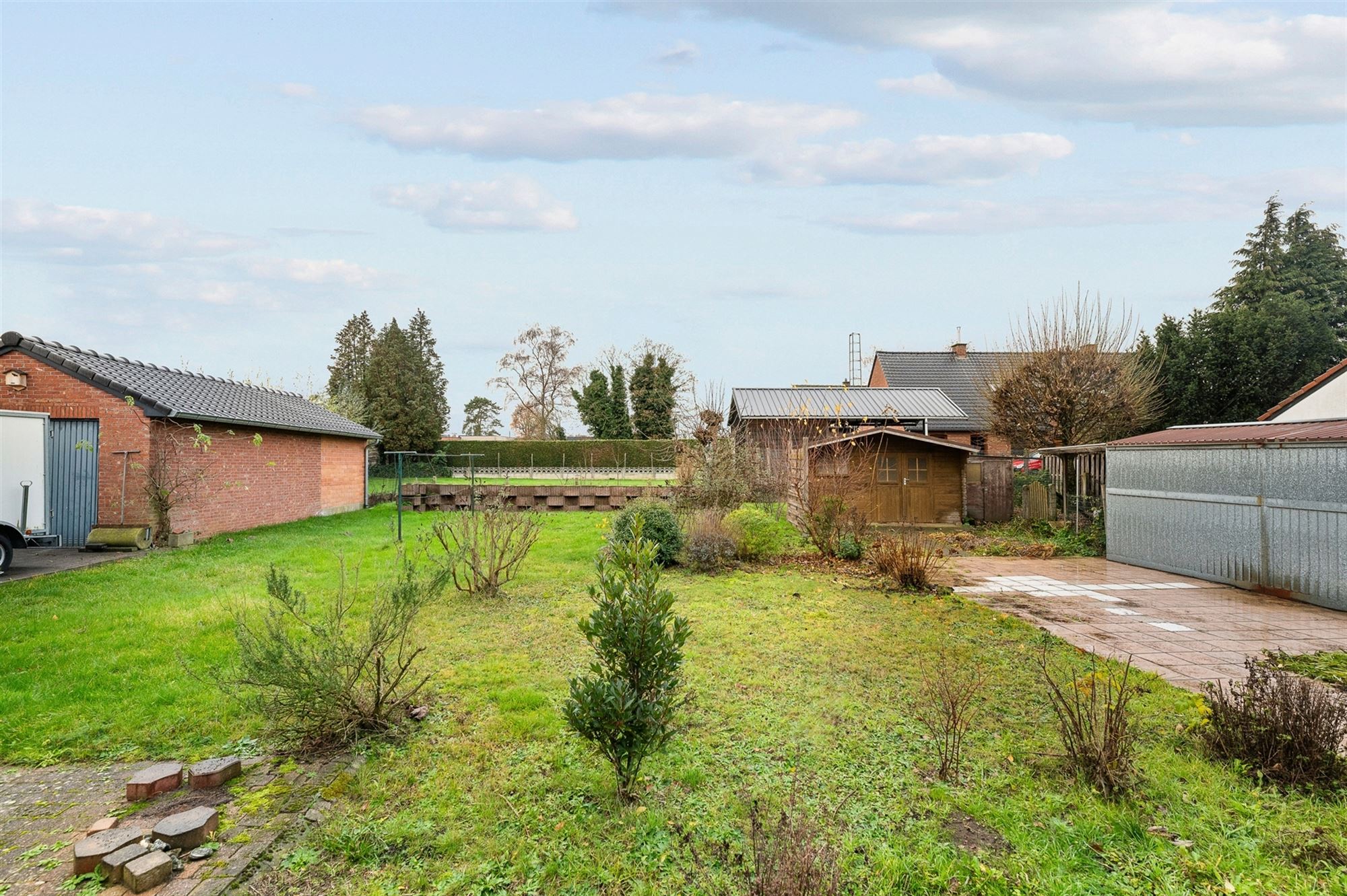 OP TE FRISSEN WONING MET 3 SLAAPKAMERS GELEGEN OP EEN RUIM PERCEEL VAN 11A70CA TE PAAL foto 24
