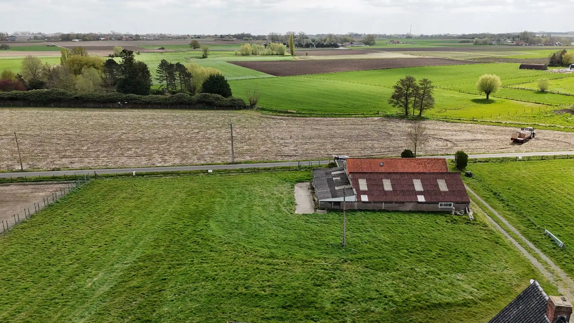Alleenstaande woning met vergezichten te Zwevezele foto 8