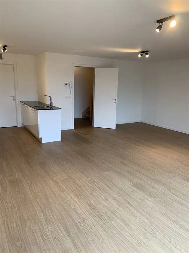 Leuk app.in landelijke stijl met 2 slpk., autostaanplaats en terras foto 12