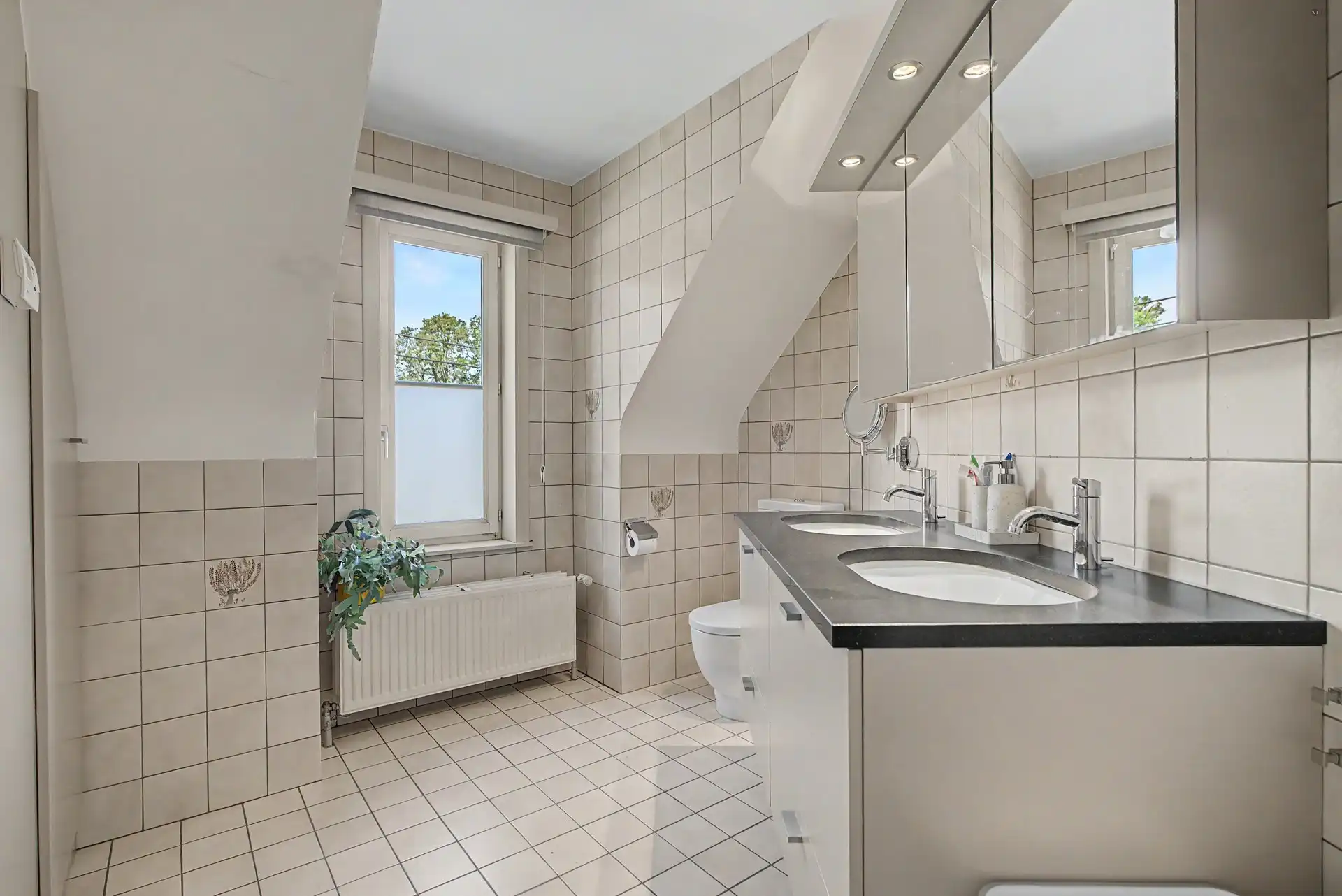 Instapklare Halfopen bebouwing in groene omgeving foto 21