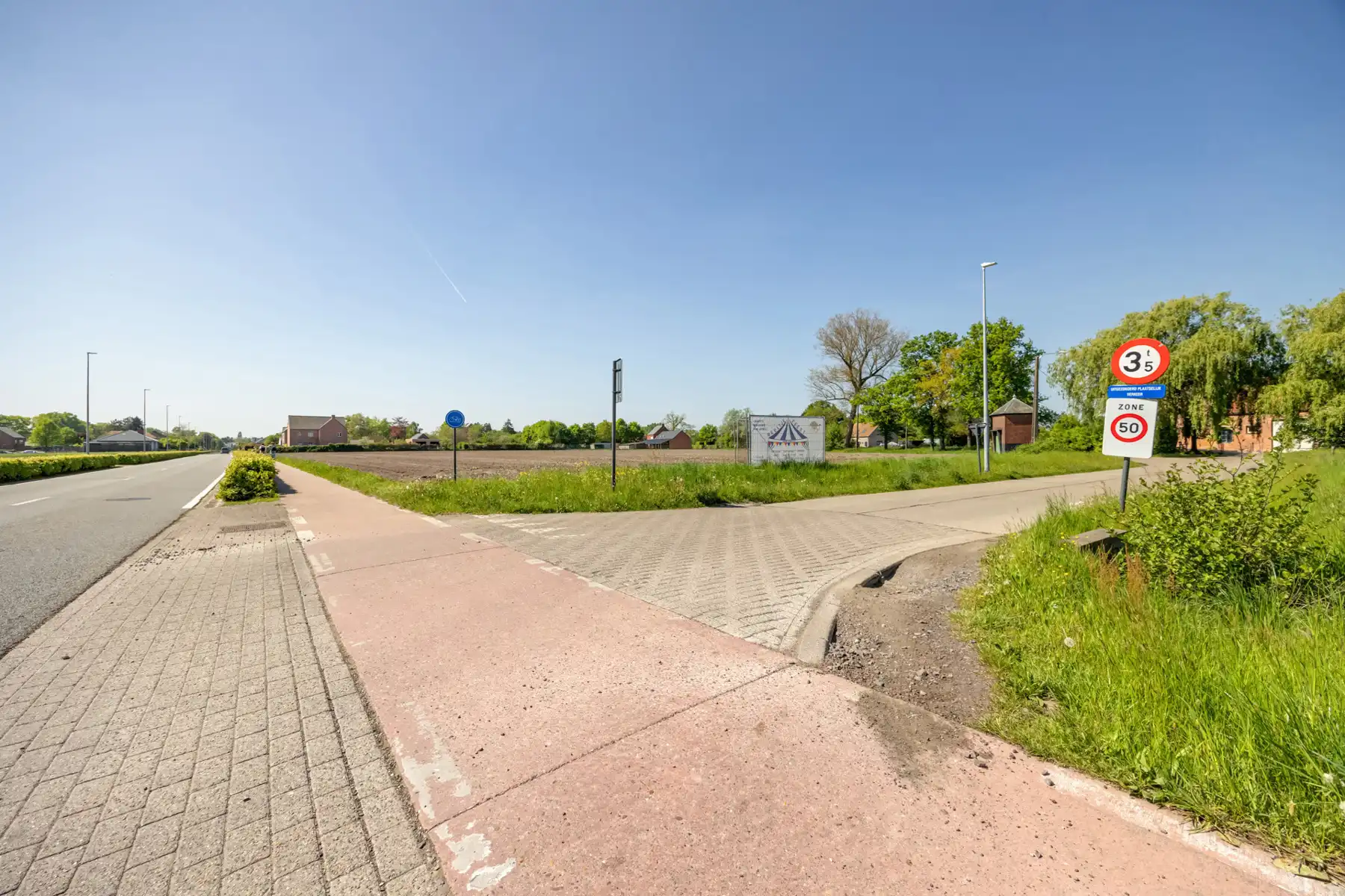 Uitgestrekte landbouwgrond van bijna 3 hectare. foto 11