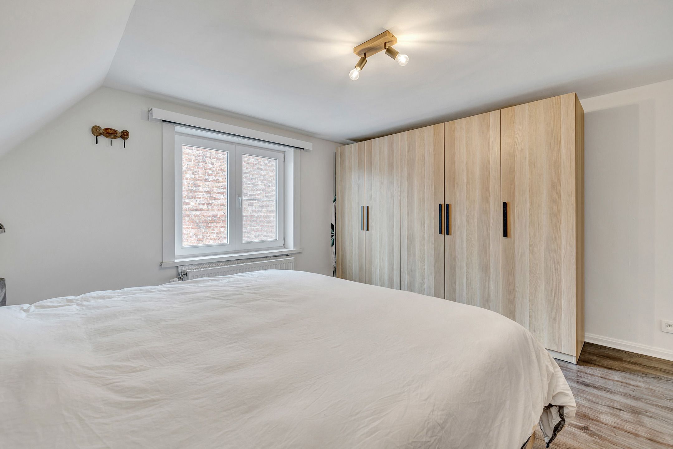 Instapklare woning met tuin en garage in rustige straat  foto 15