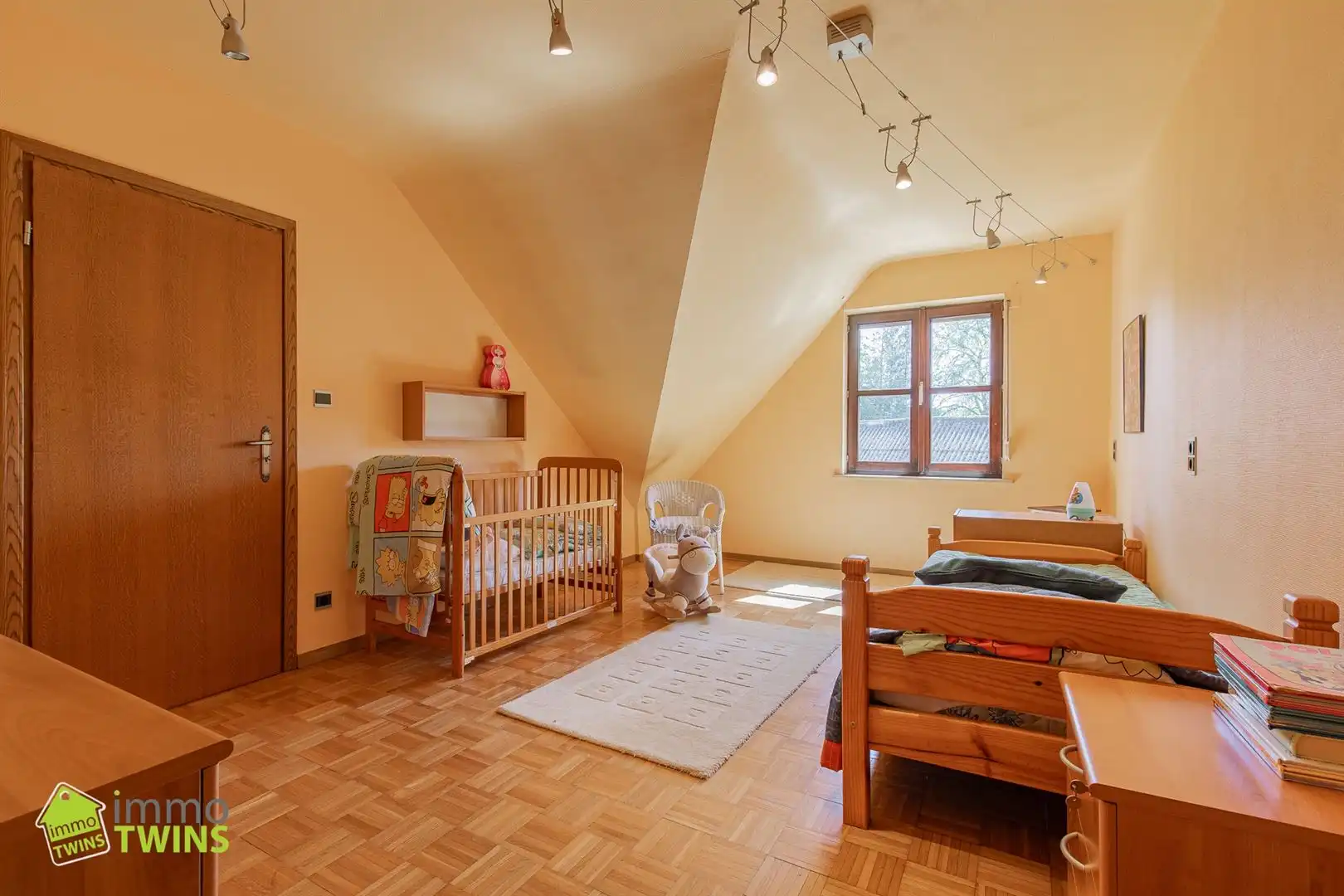 Uitzonderlijk ruime en veelzijdige praktijkwoning / cohousing met tal van mogelijkheden foto 35