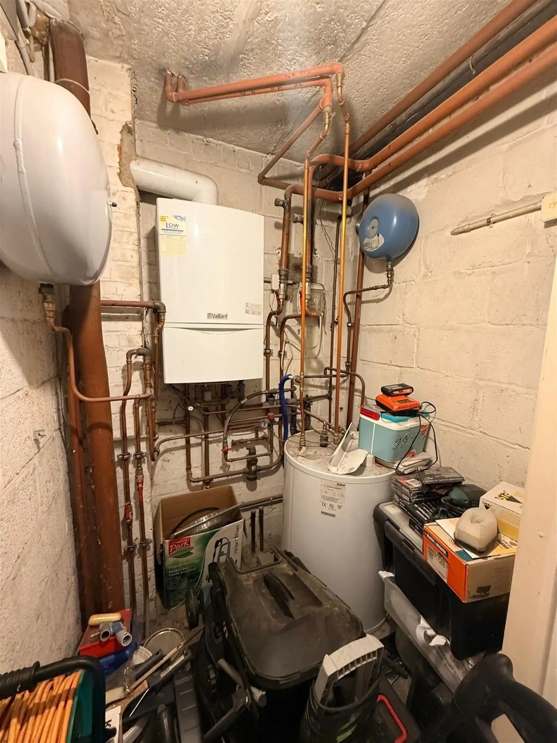 RESIDENTIEEL GELEGEN 3-GEVEL WONING VLAKBIJ NAVO! foto 12