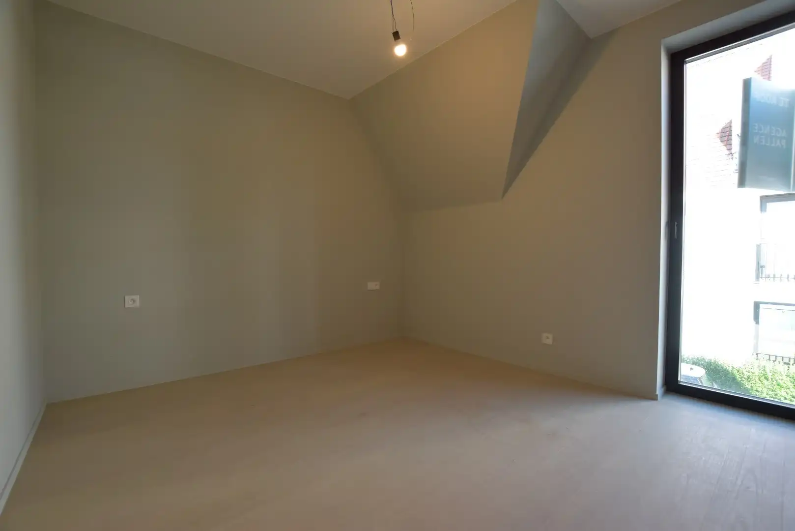 Nieuwbouwwoning rustig gelegen aan Duinenwater foto 12