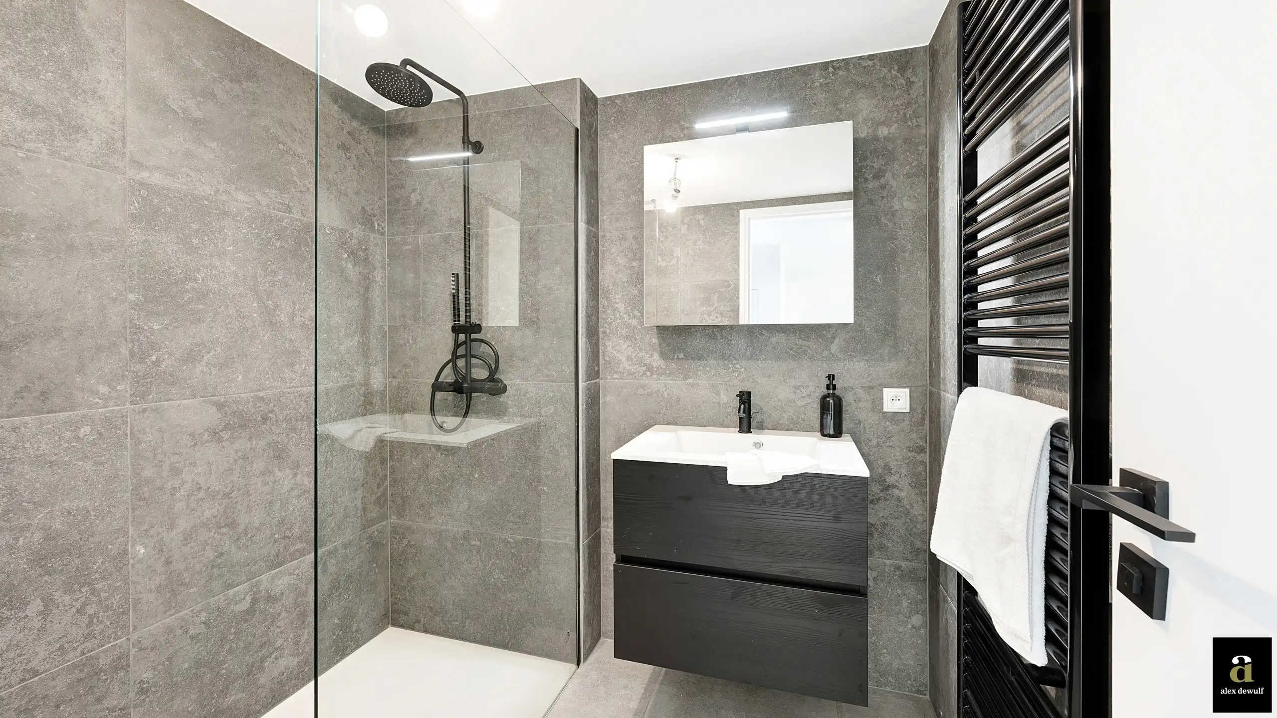 Luxueus nieuwbouw duplex-appartement, centraal gelegen tussen de Zeedijk en het Rubensplein. foto 26