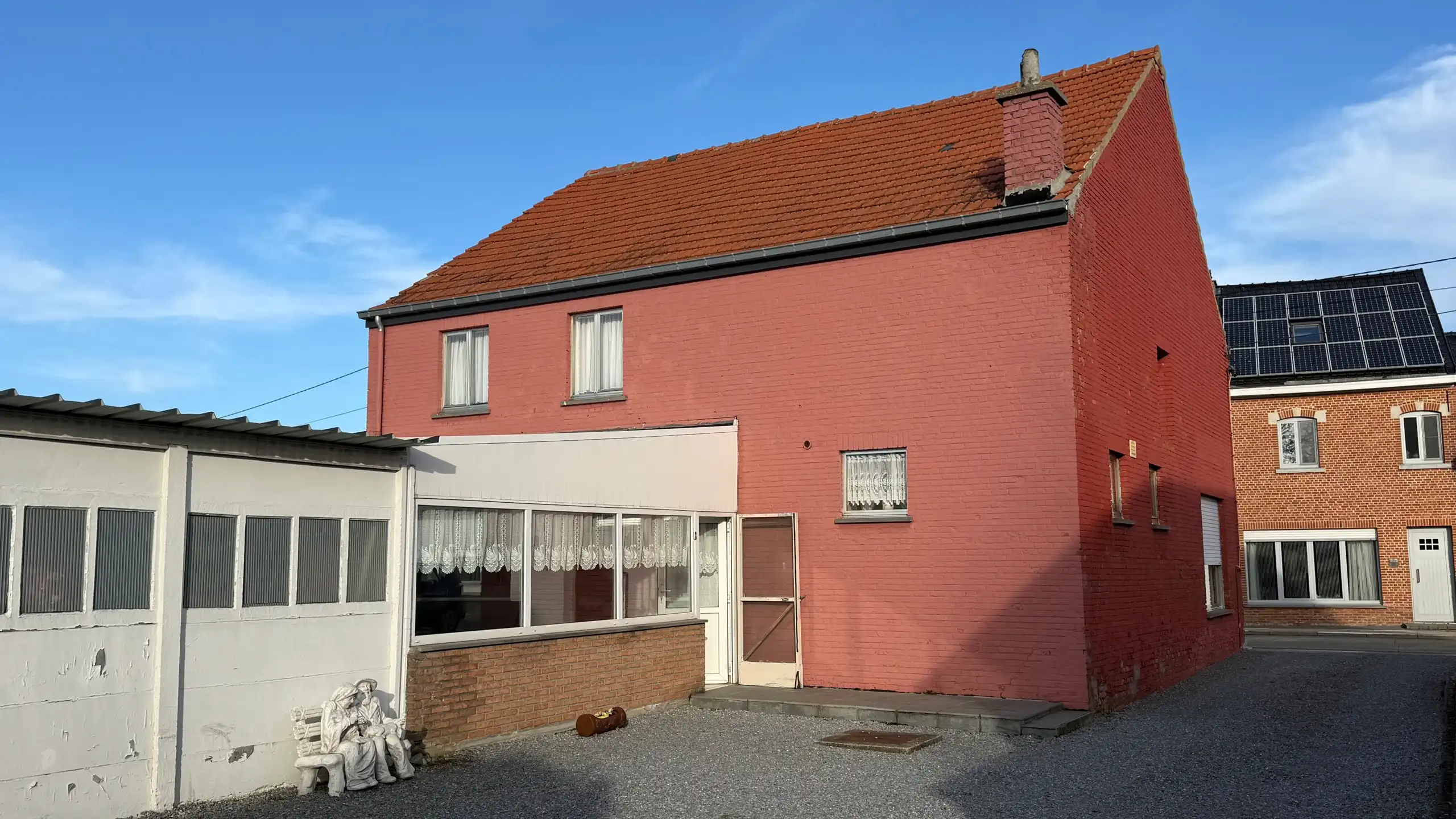 Goed gelegen woning op perceel van 9a70 foto 10