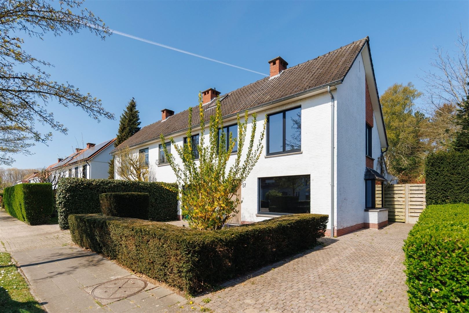 Stijlvol gerenoveerde woning in alle rust met plaats voor elk plan foto 26