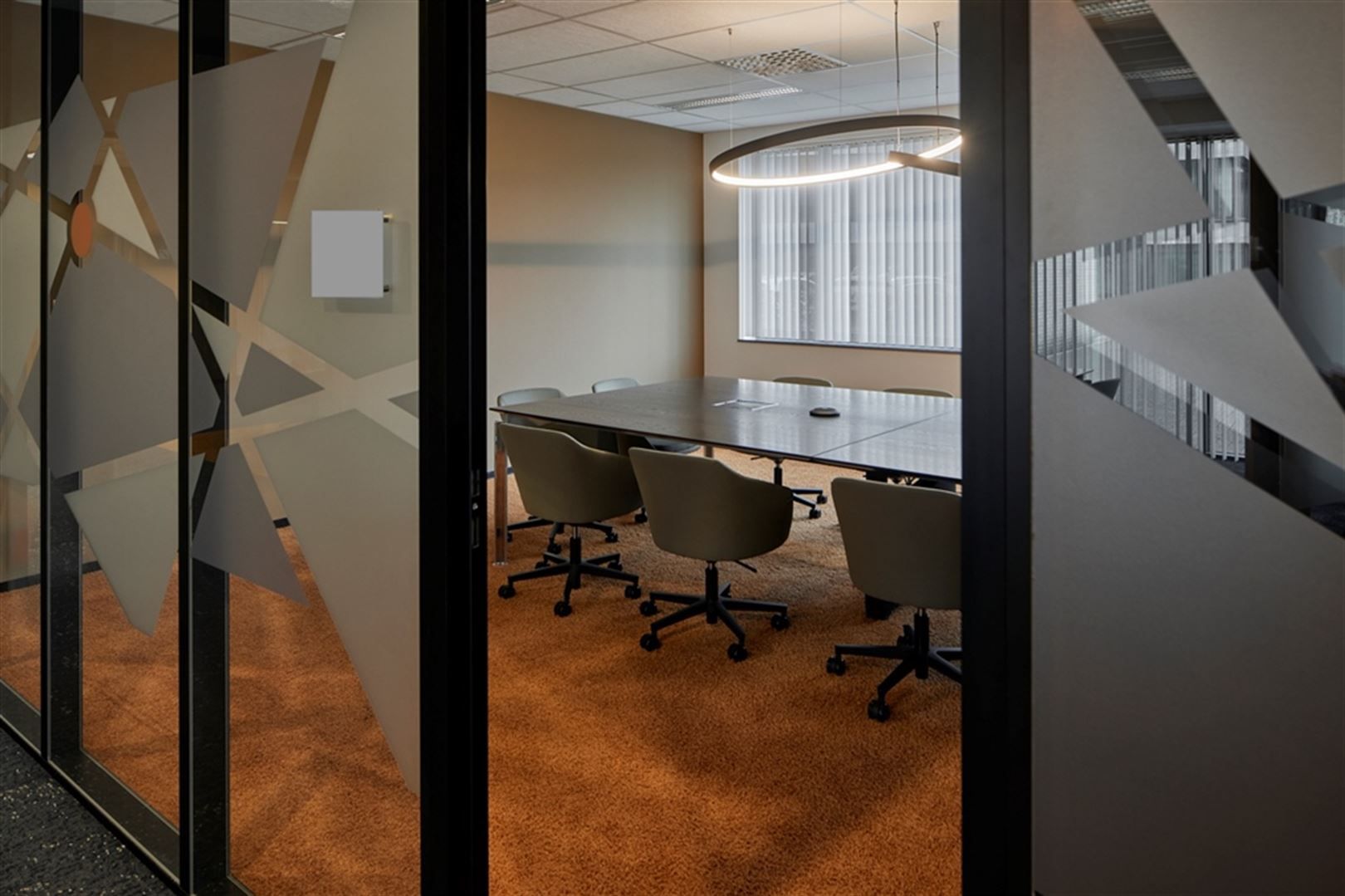 Kantoren te huur in Stephenson Plaza vanaf 446m² tot 2695m² beschikbaar foto 3