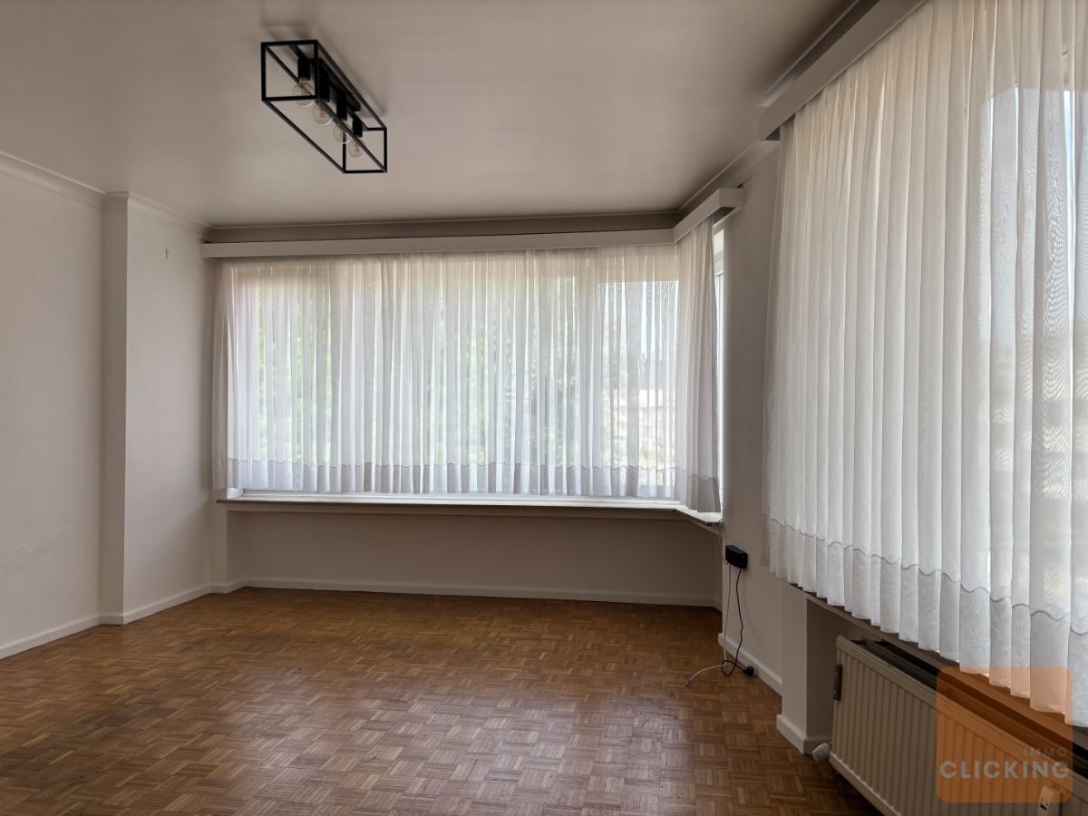 Lichtrijk 2 slaapkamer appartement met terras foto 8