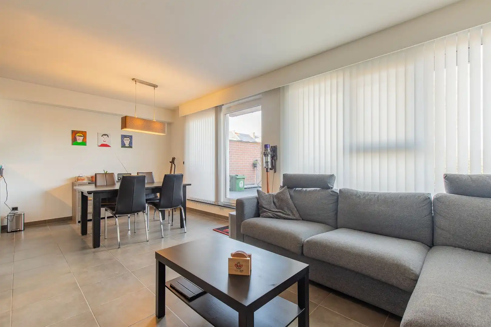 INSTAPKLAAR APPARTEMENT MET 2 SLAAPKAMERS, ZONNETERRAS IN SINT-GILLIS-DENDERMONDE foto {{pictureIndex}}