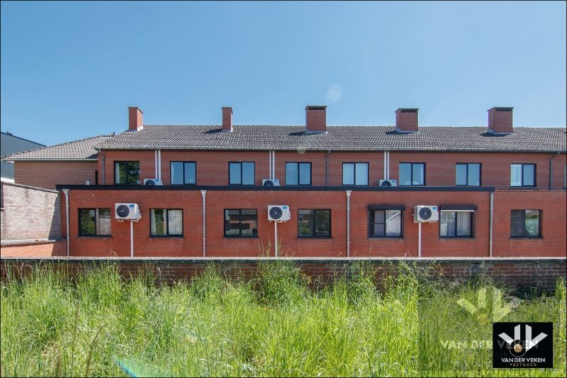Volledig gerenoveerd 2-SLPKappartement foto 3