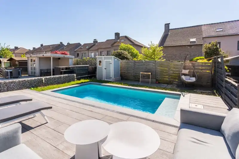 Verrassend ruime woning met zwembad! foto 14