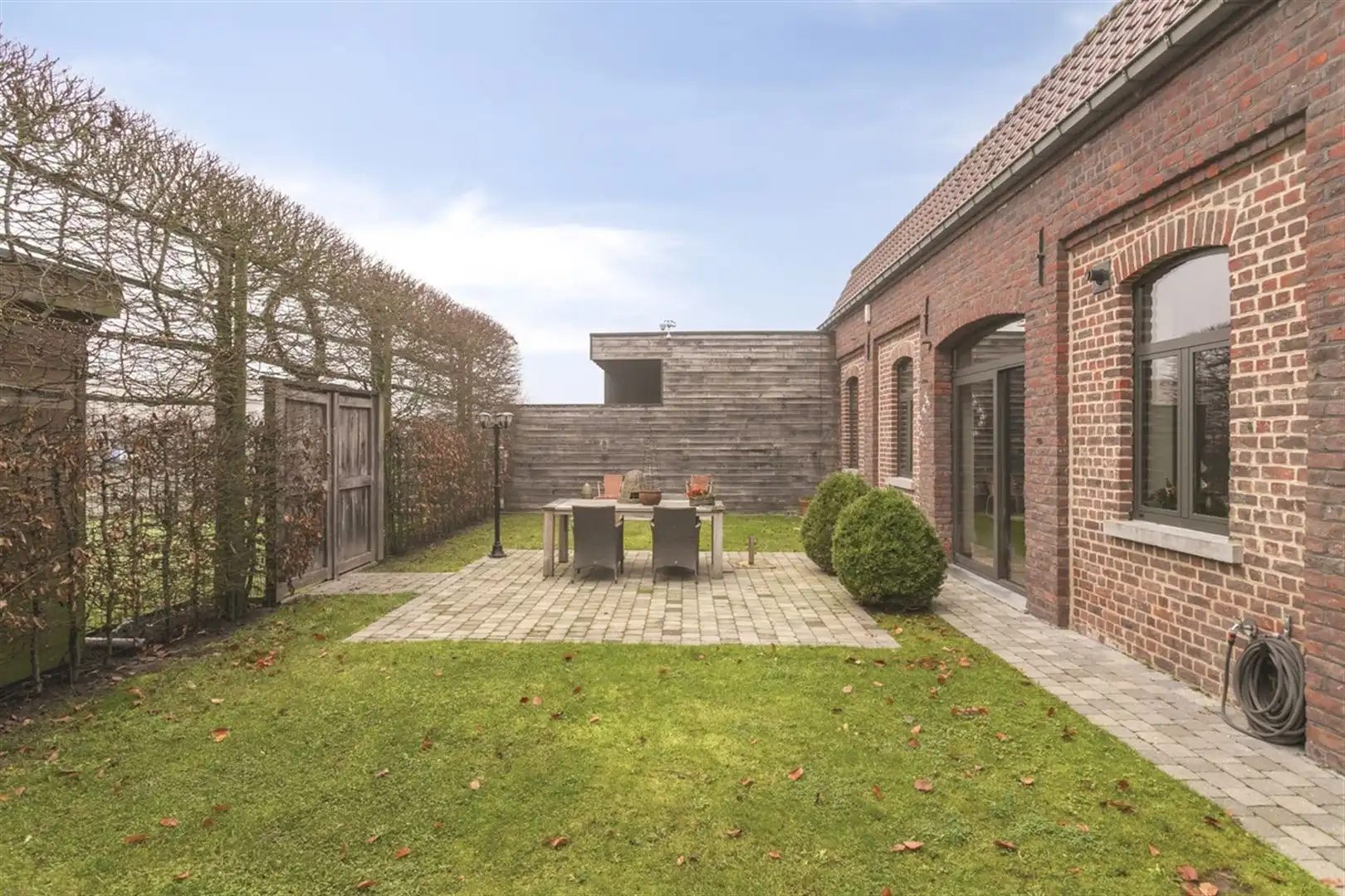 Commercieel gebouw met woonst foto 33