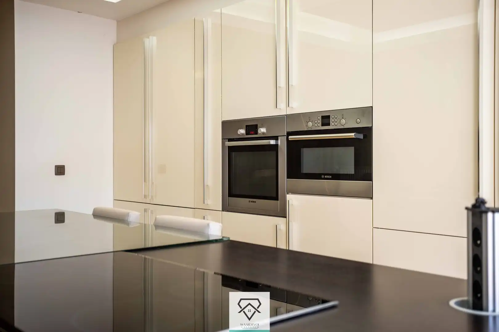 Ruim handelshuis te koop bestaande uit duplexappartement en dubbele handelsruimte foto 23