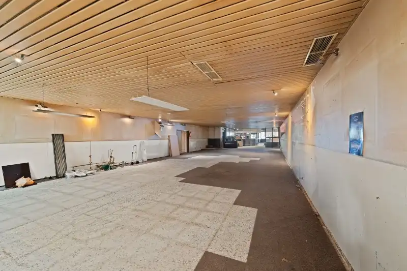 Centrum Roeselare- Veelzijdige eigendom met een totale oppervlakte van 470m² (vrij van Handelshuur) foto 10