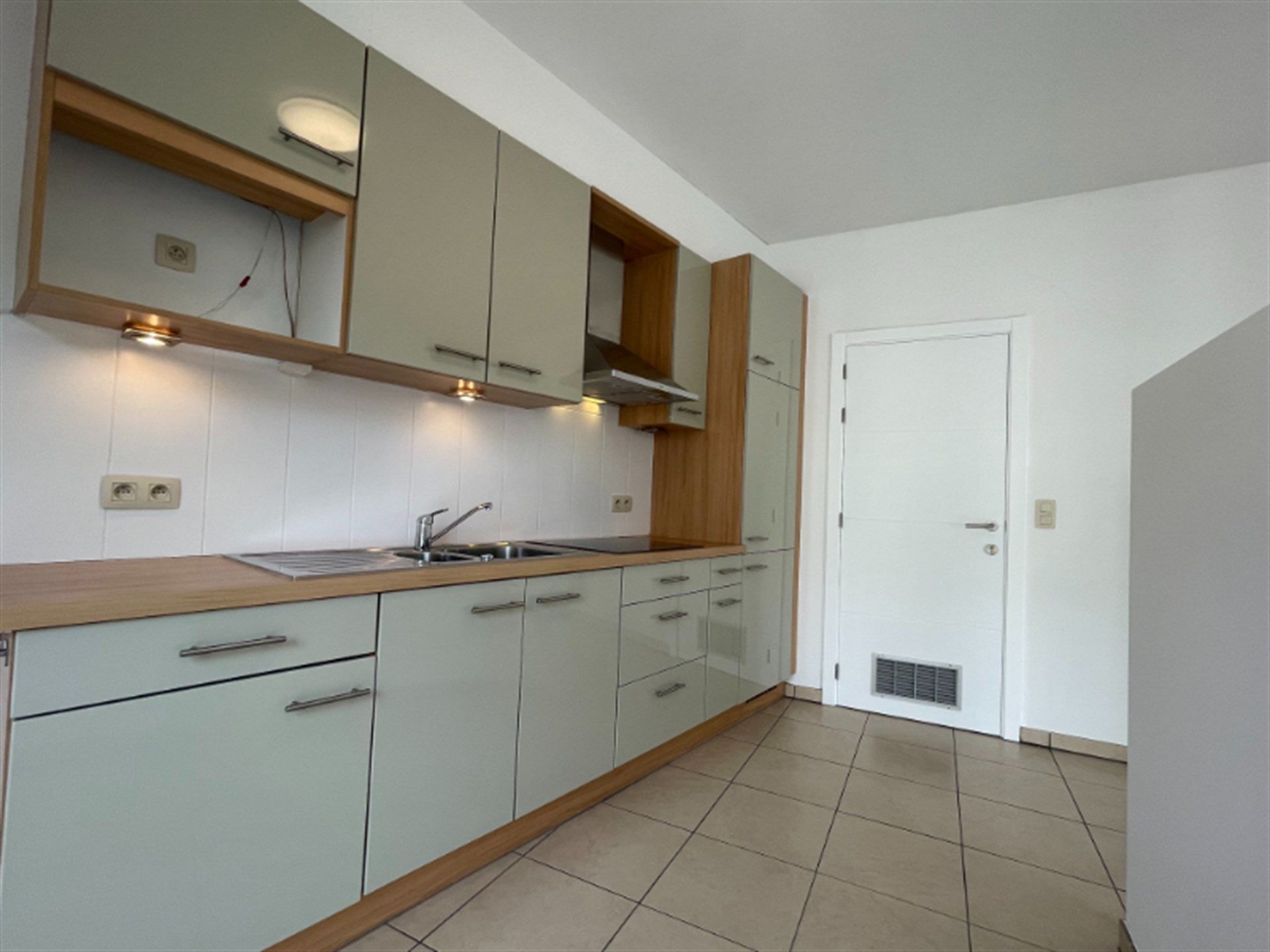 Appartement met 2 slaapkamers in centrum Aalst te huur foto 4