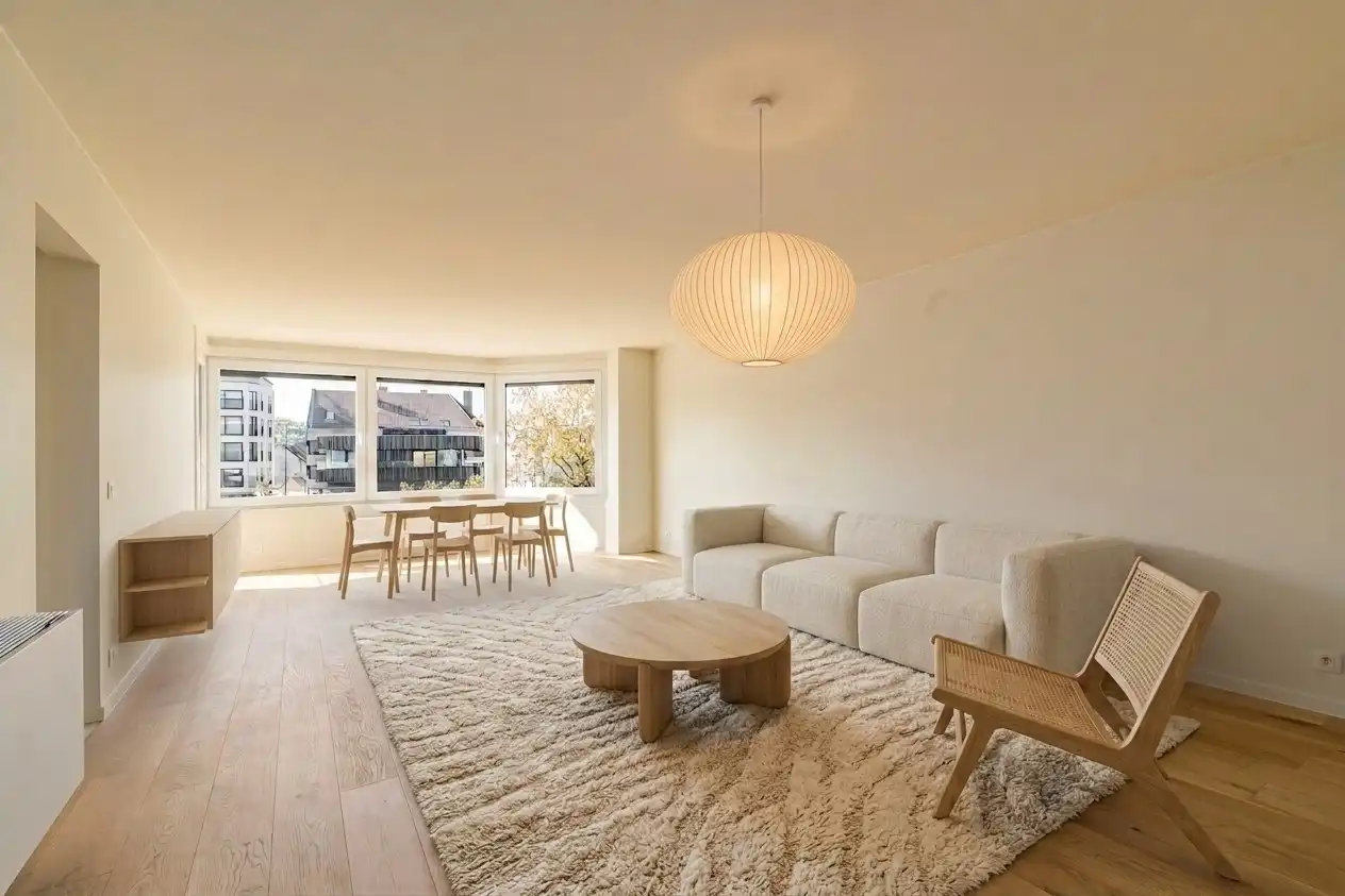 Totaal gerenoveerd appartement met open zicht en uitzonderlijke terrassen op topligging in Heist. foto 2