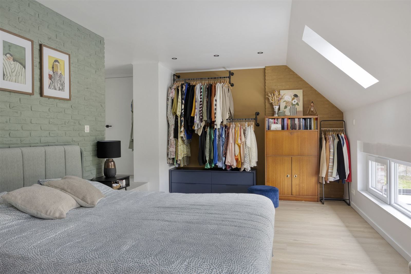 Instapklaar driegevel woning in groene omgeving foto 16