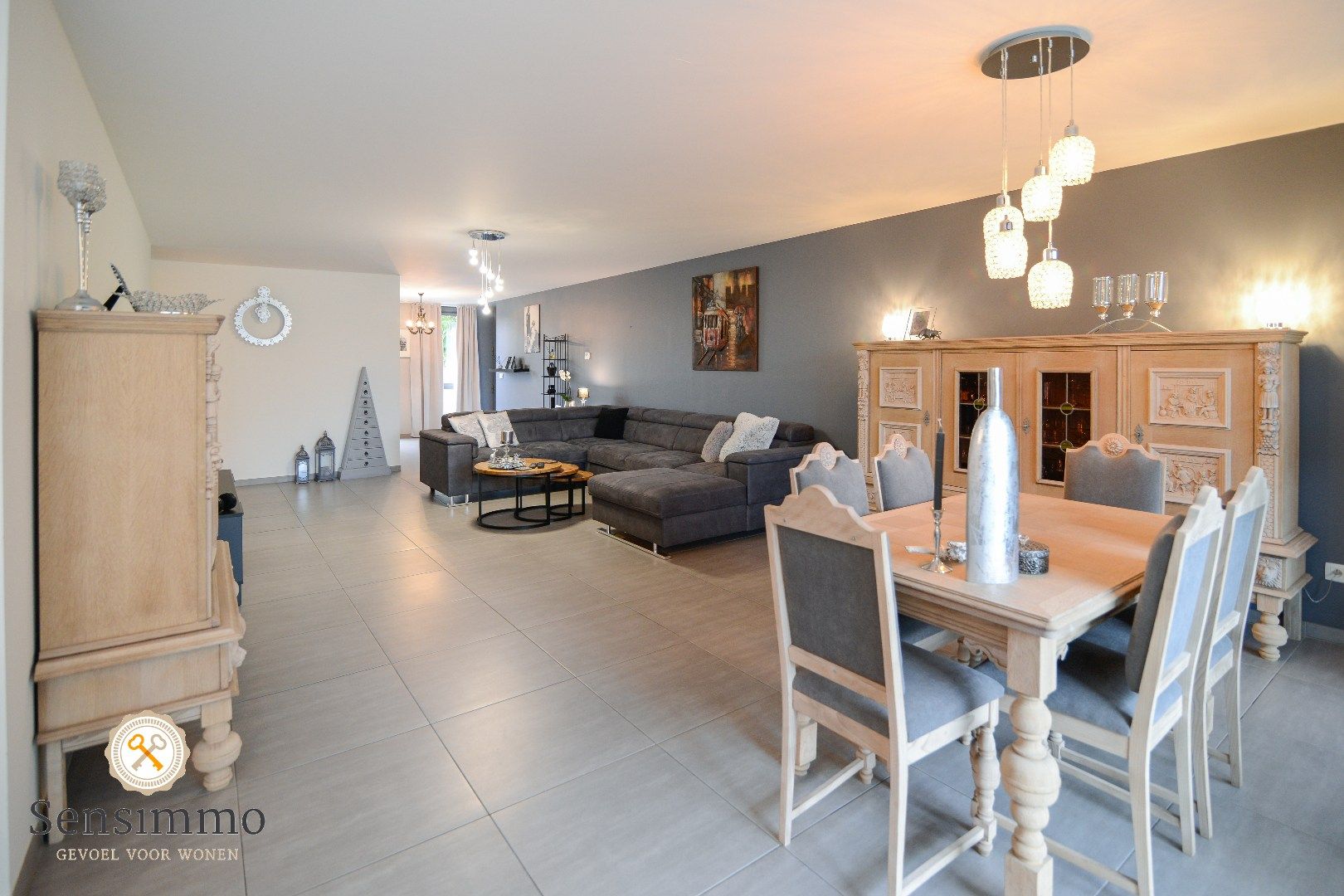 Modern en ruim appartement met 1 slaapkamer, dubbel terras en privé parking foto 5