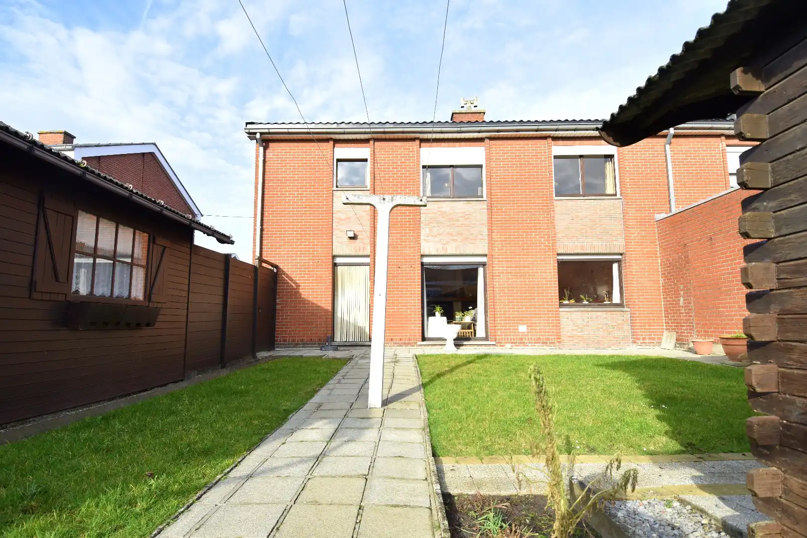 Gezellige woning met 3 slaapkamers, zonnige tuin en 2 garages te koop in Gullegem foto 12