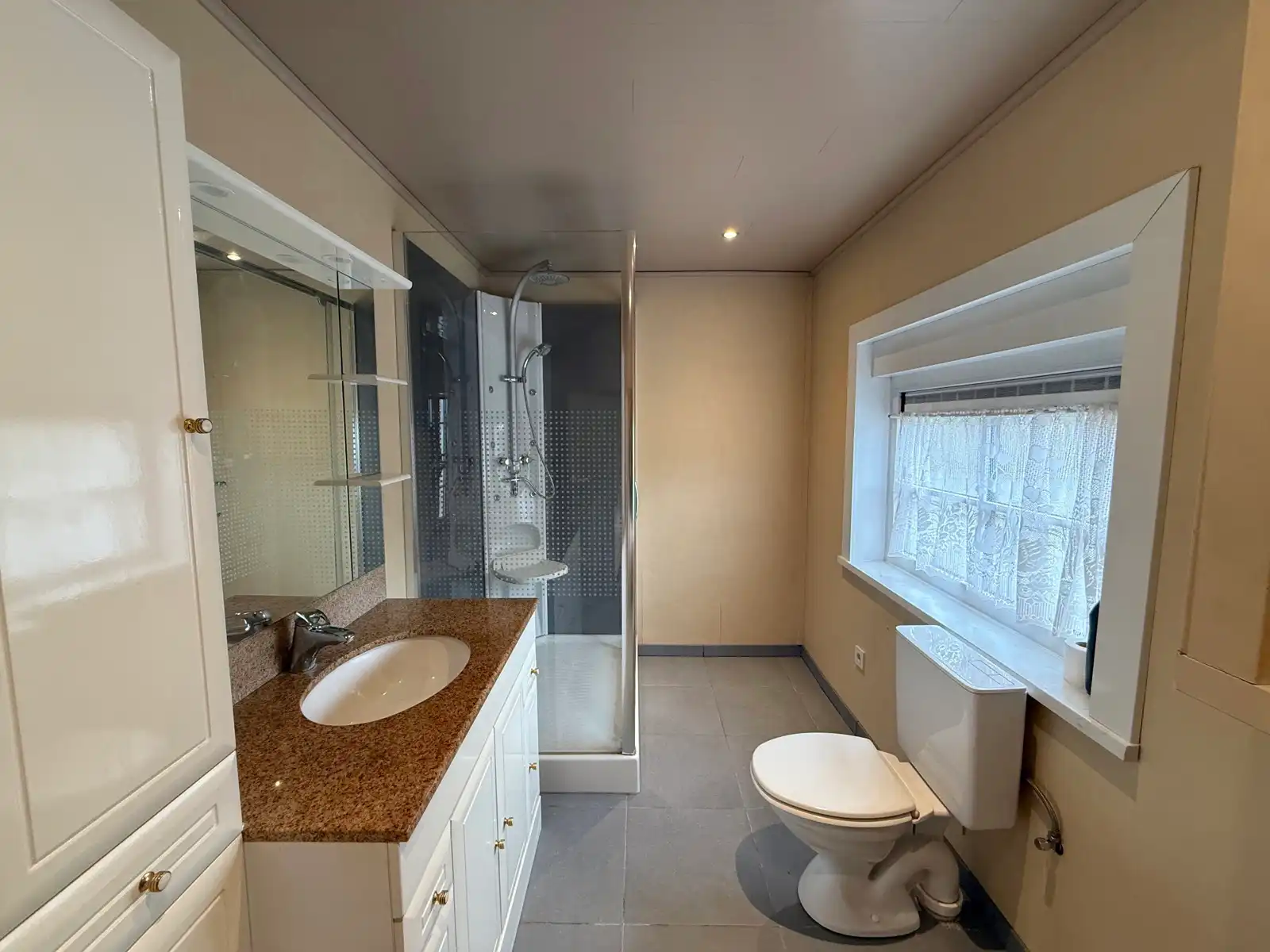 Gezellige woning met 2 slaapkamers en tuin foto 9