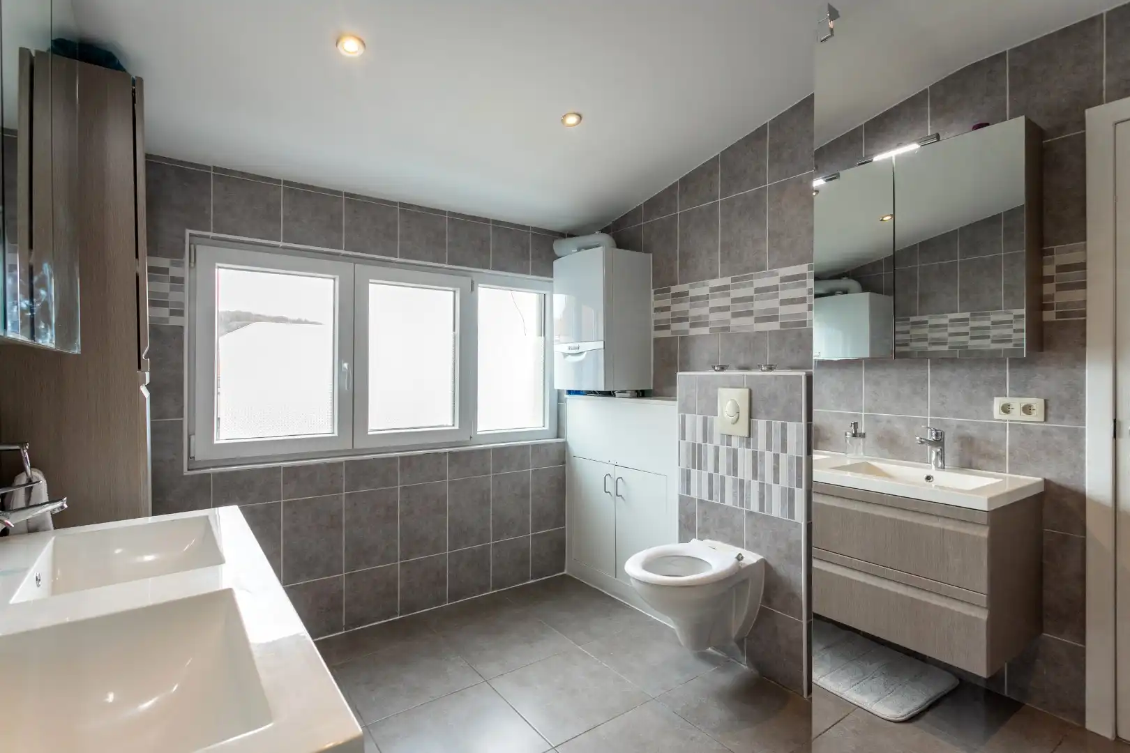 Ruime duplex (143m²) met 3 slaapkamers te Dworp foto 15