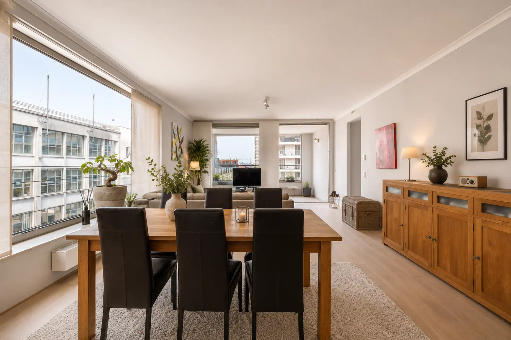 Stijlvol appartement met terras aan het Eilandje foto 4