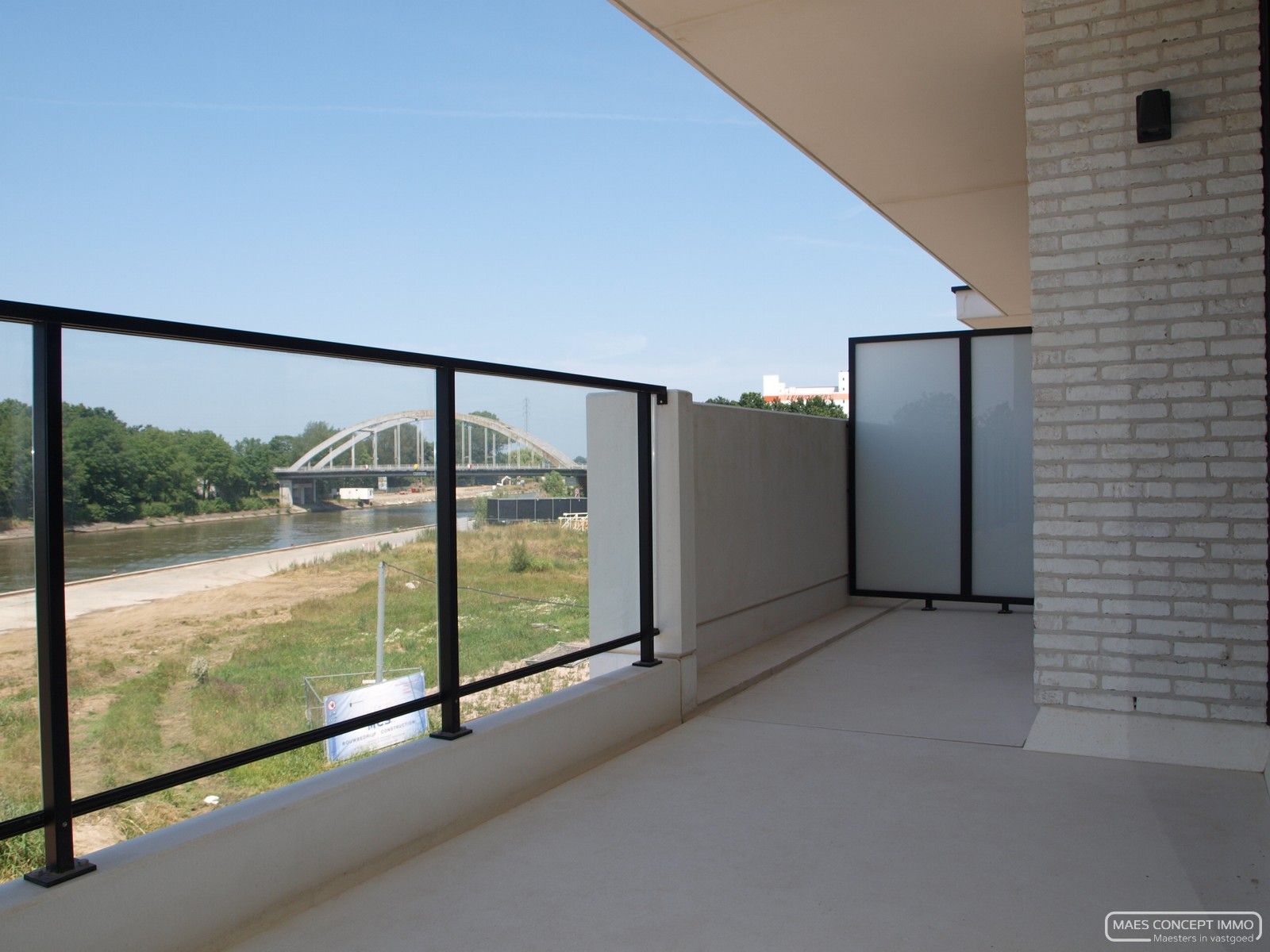 Luxueus nieuwbouwappartement te huur met zicht op de Leie nabij Waregem foto 10