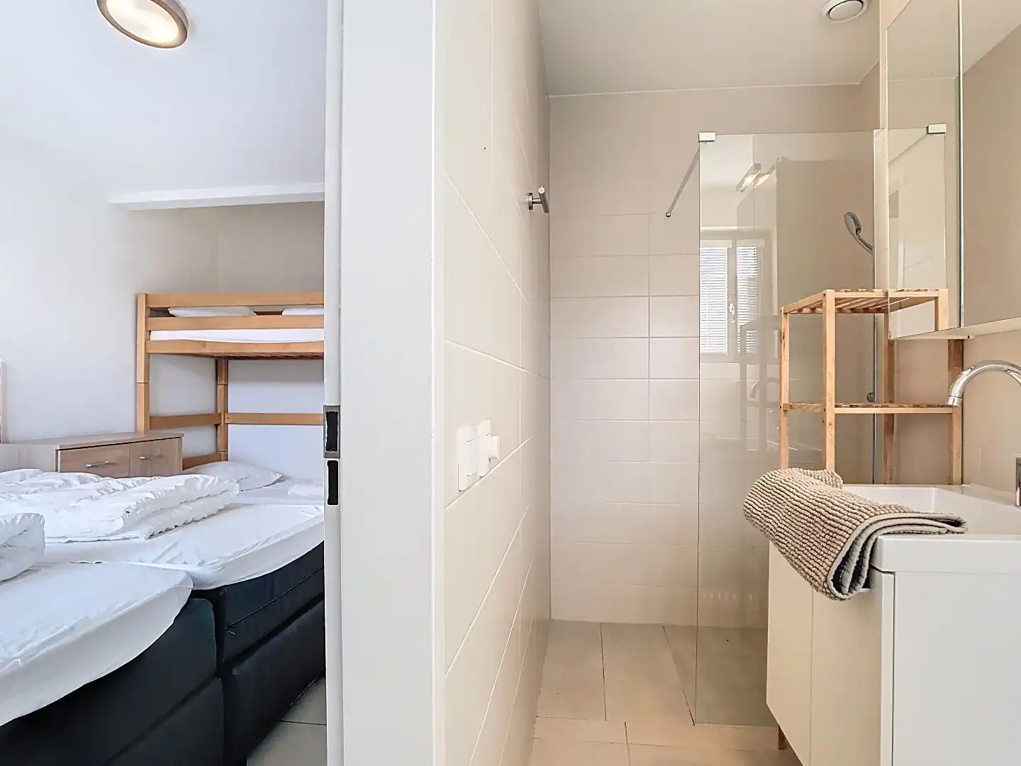 Bungalow op toplocatie in Faropark foto 11