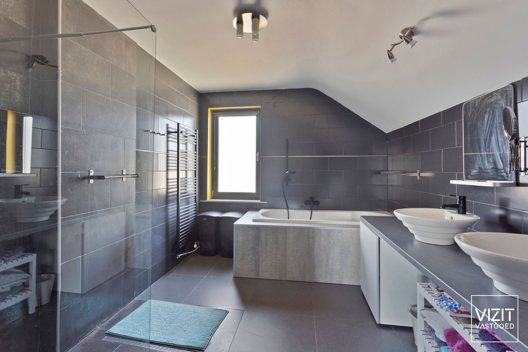 Uitstekend gelegen villa met 4 slaapkamers foto 10