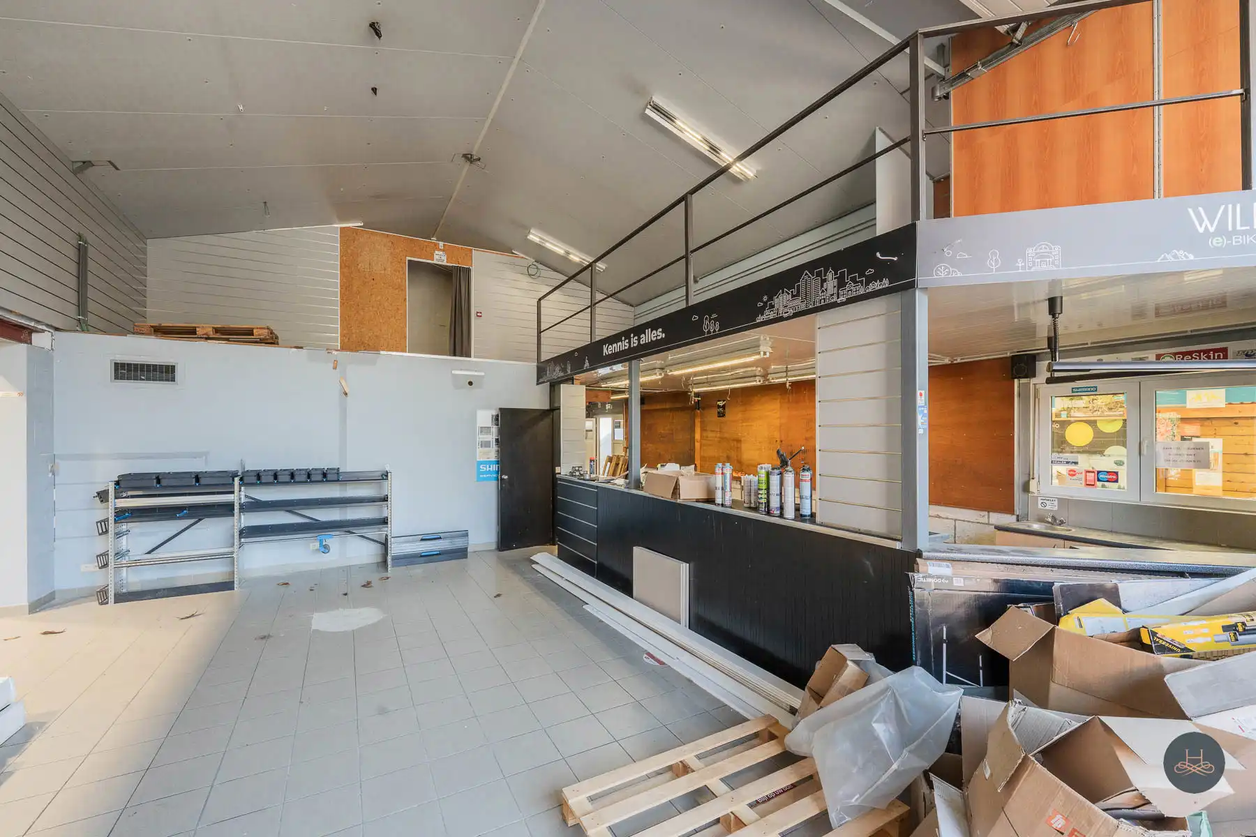 Woning met groot multifunctioneel bijgebouw in rustige straat foto 28