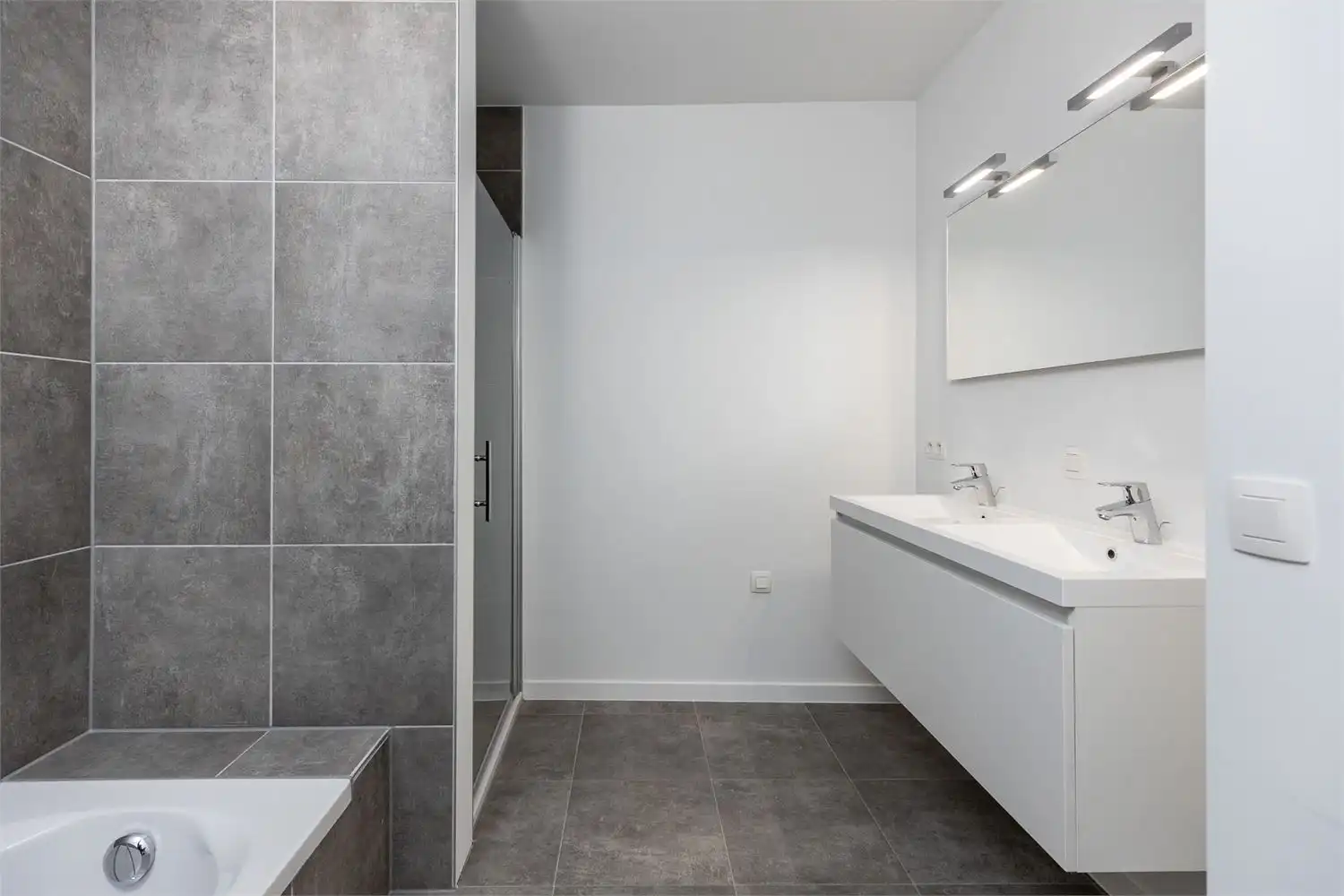 Recent appartement met 2 slpkrs en terras in hartje Putte foto 10