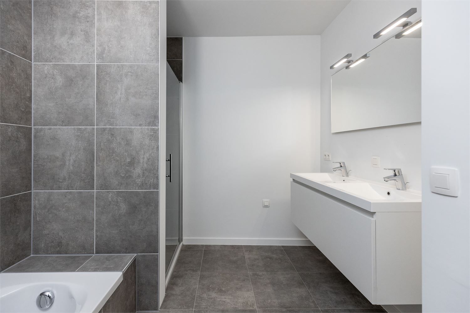 Recent appartement met 2 slpkrs en terras in hartje Putte foto 10