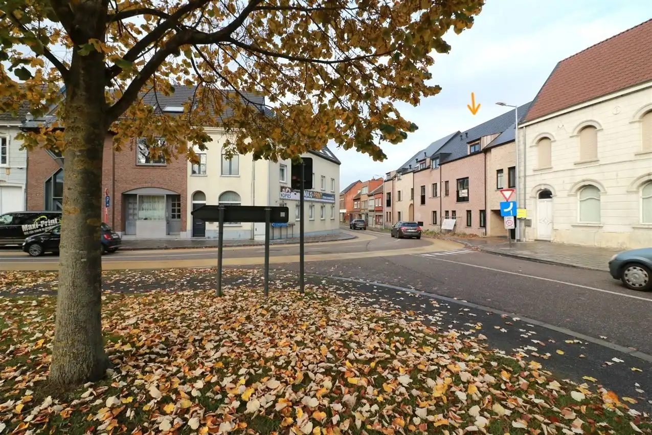 Alles gelijkvloers, oostgericht terras en tuintje, zalig rustig met zicht op maagdentoren foto 28