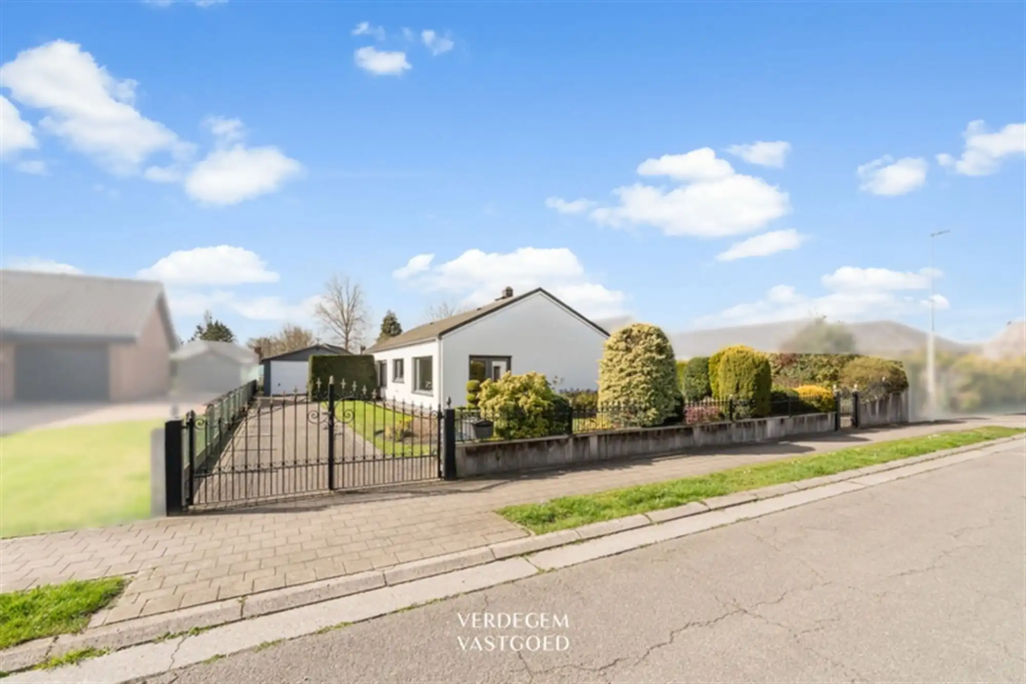 Hoofdfoto van de publicatie: Fijne bungalow met 3 slaapkamers, zonnige tuin en dubbele garage