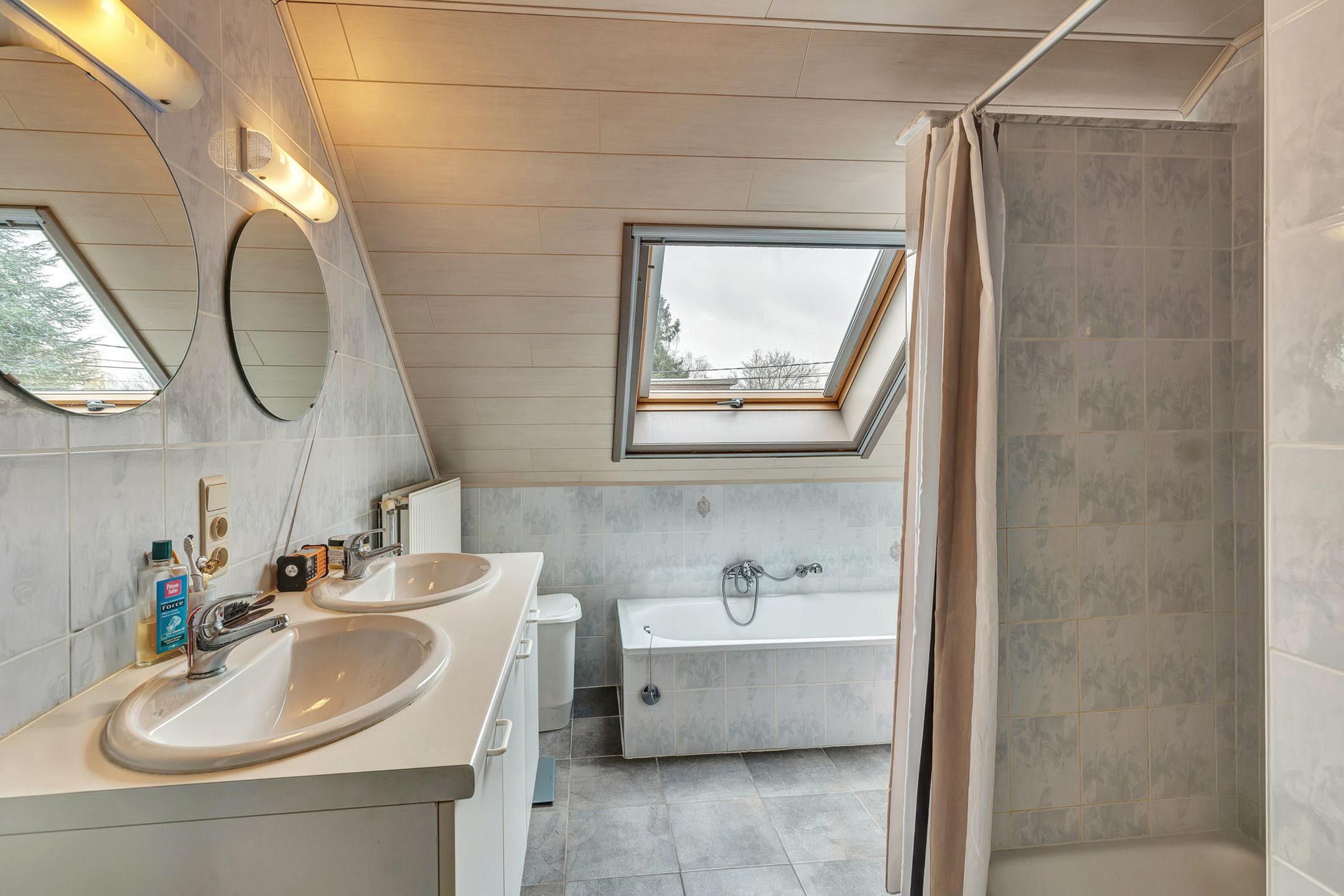 Instapklare en energiezuinige gezinswoning met tuin  foto 9