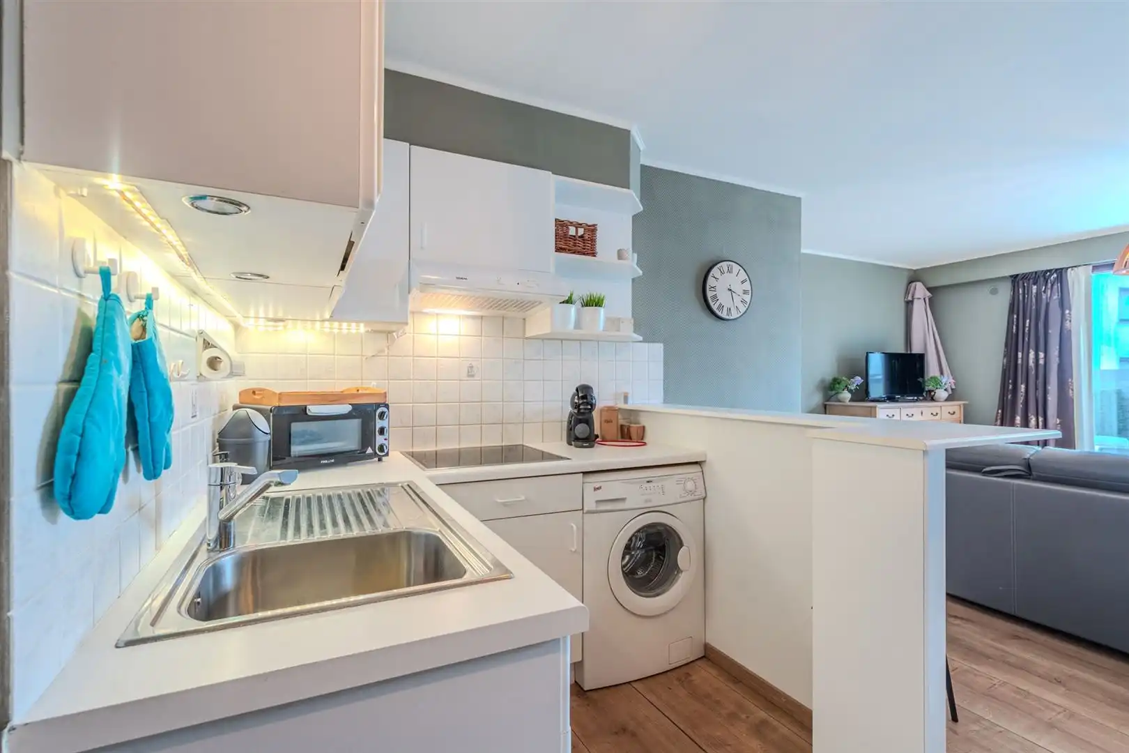 appartement met ruim terras en tuin foto 8