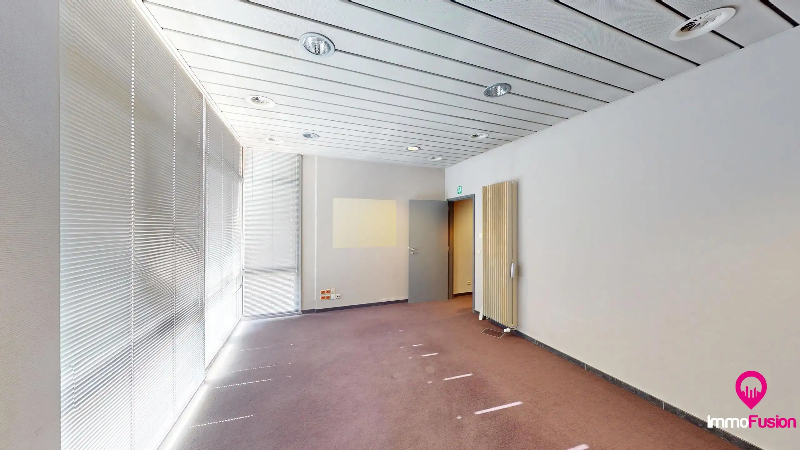 Zeer ruim kantoor op commerciële locatie in centrum Beringen foto 17