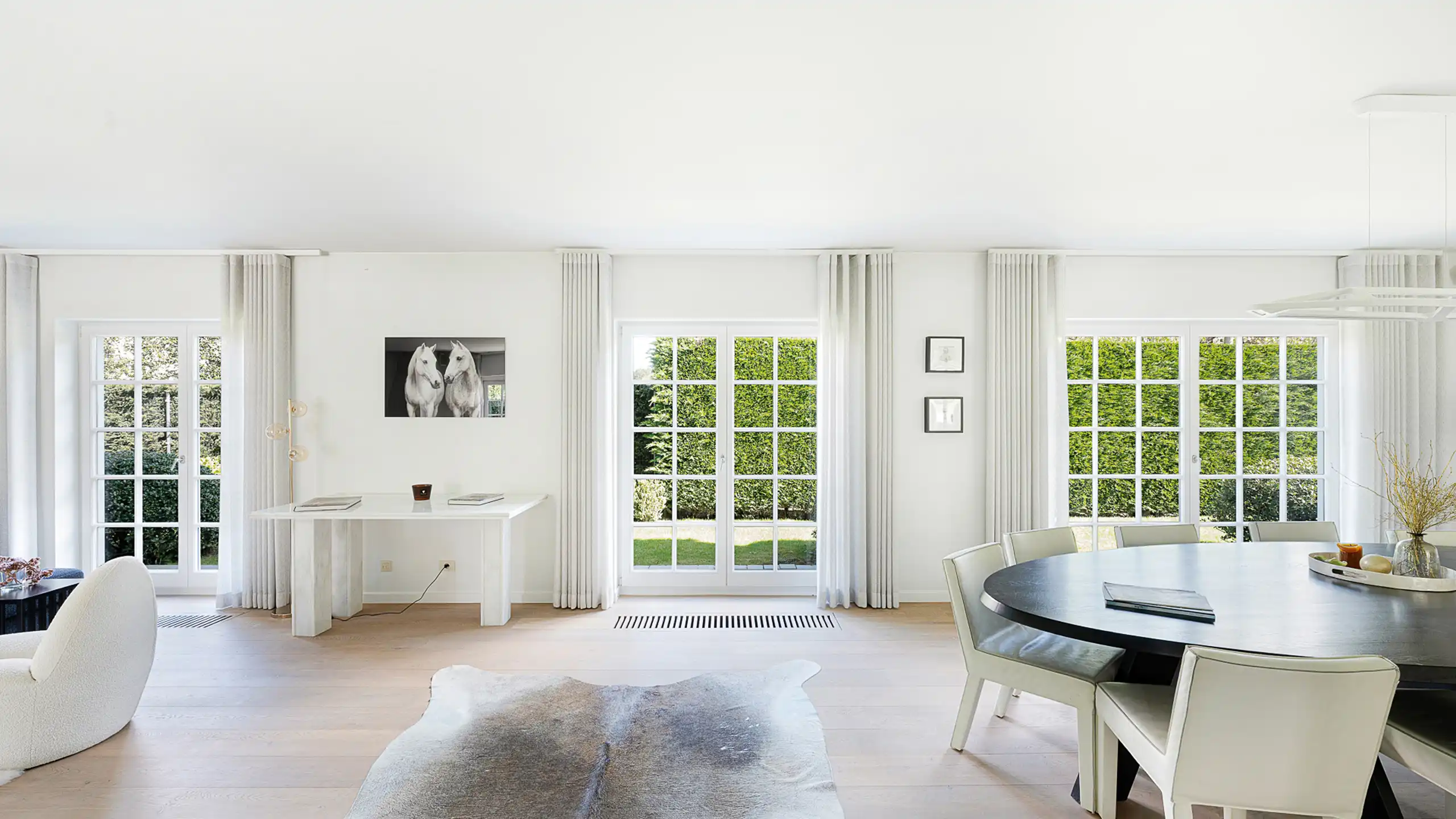 Exclusieve villa met zwembad op een residentiële topligging foto 3